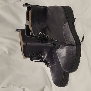 Velvet material combat boots